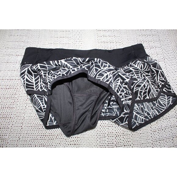 Lululemon Run Times Speed Black and White Women shorts Size 6 Leaf Print Sport - Picture 6 of 11